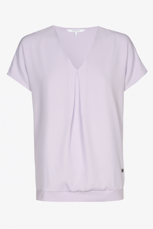 Lilac T-shirt with V-neck