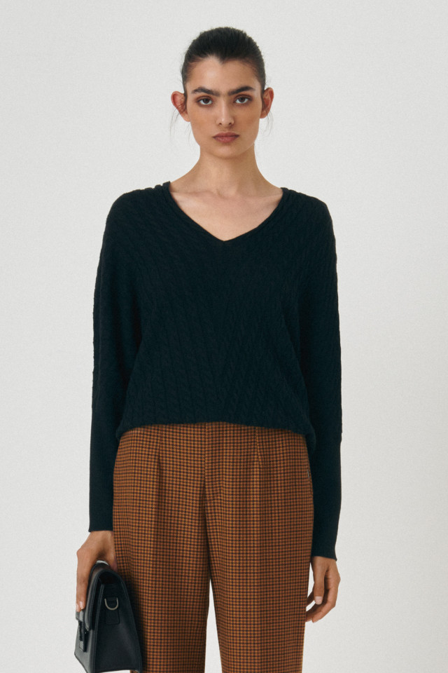 Pullover with V-neck  