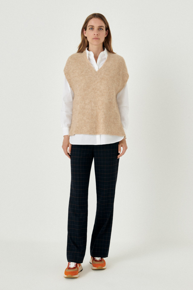 Sleeveless sweater in wool blend