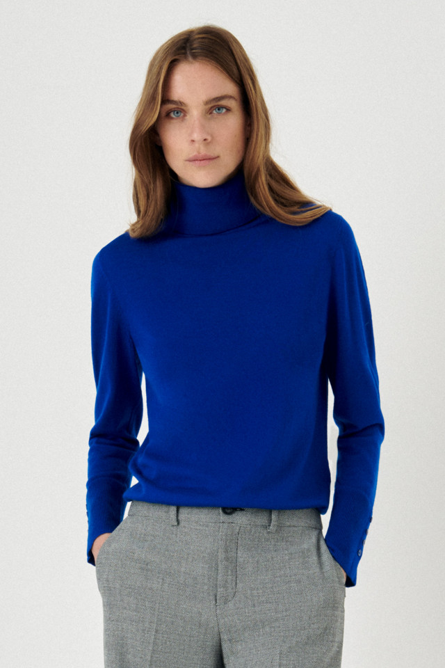 Wool pullover with turtleneck