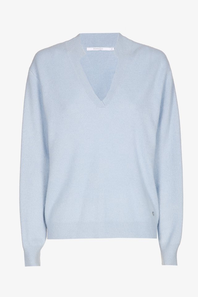 Cashmere pullover with V-neck