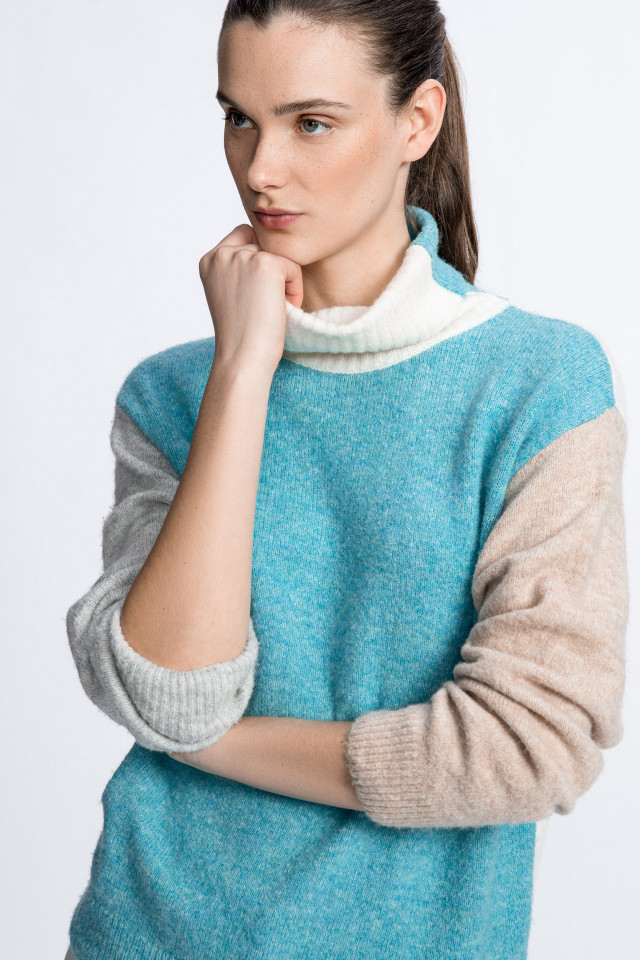 Pull multicolore avec col