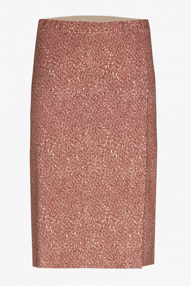 Feminine pencil skirt with slit