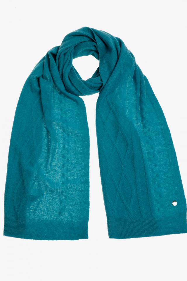 Fine-knit scarf in a wool blend
