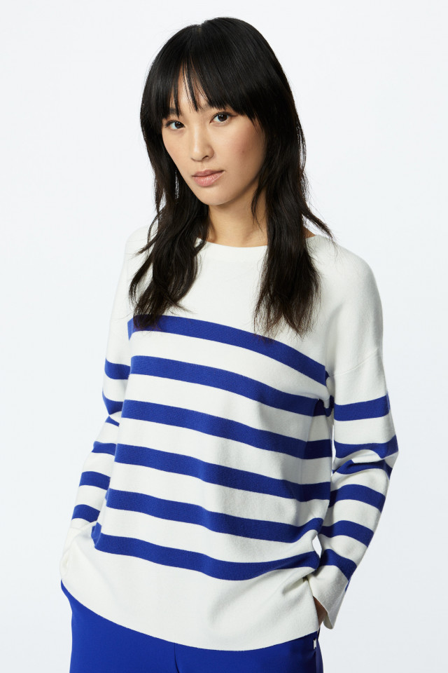 Striped jumper with round neck