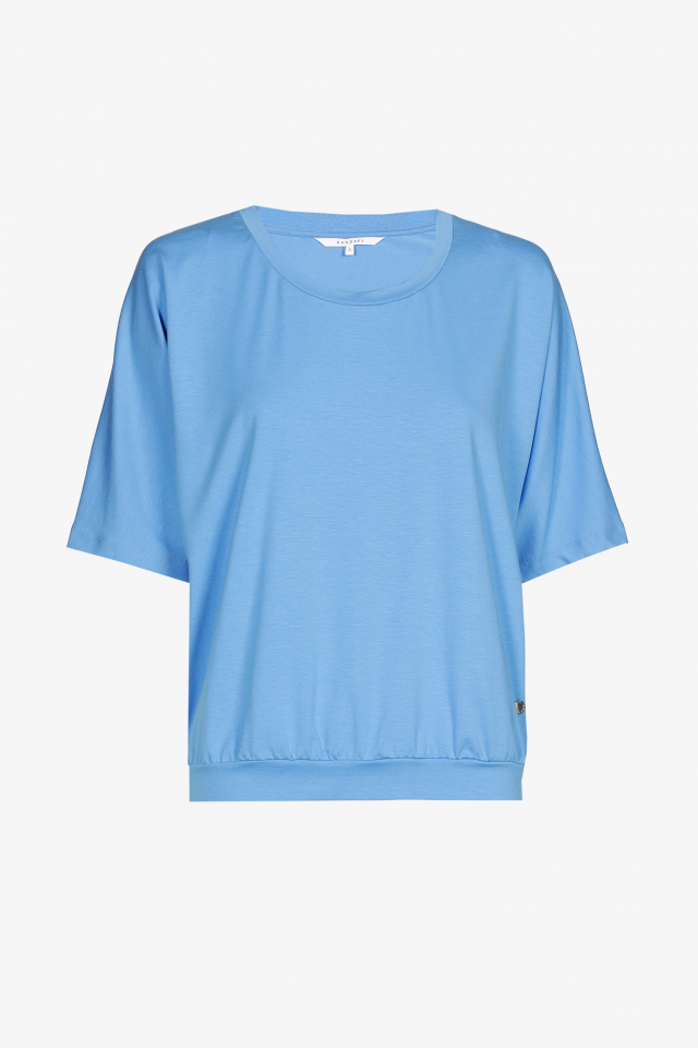 T-shirt with loose fit