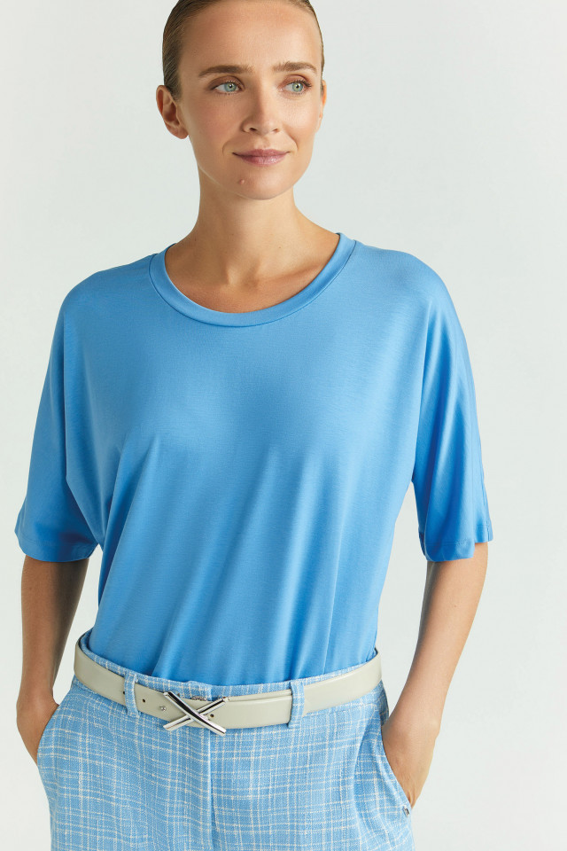 T-shirt with loose fit