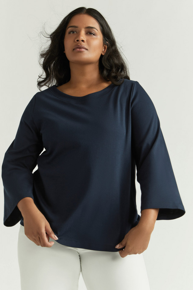 T-shirt with boat neck