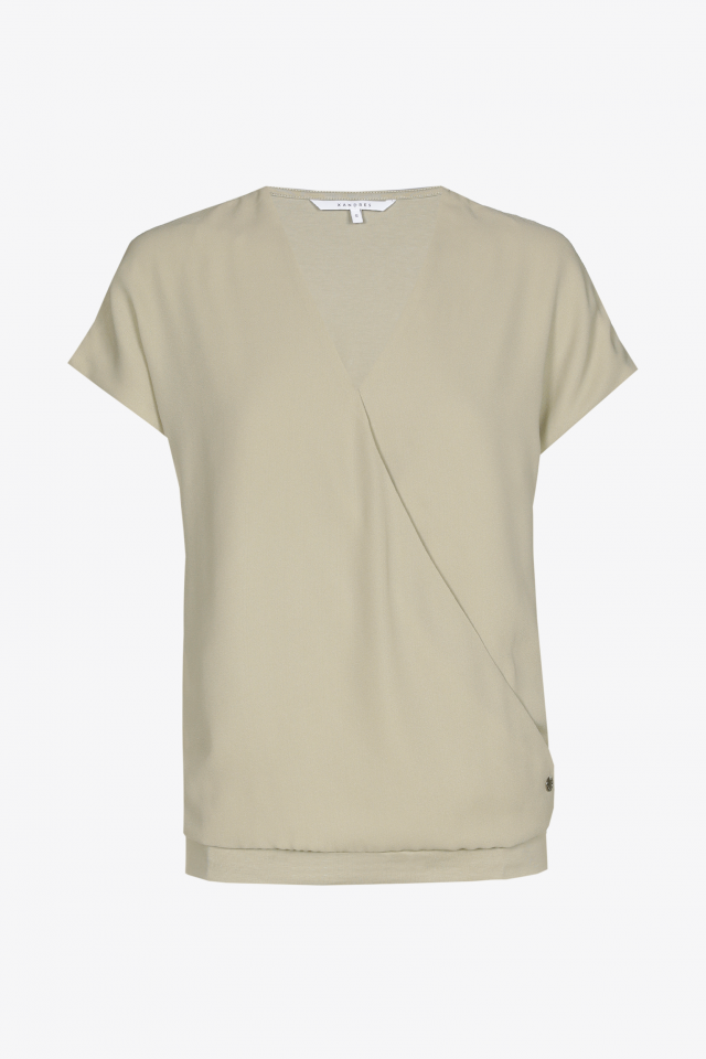 T-shirt aspect cache-cœur