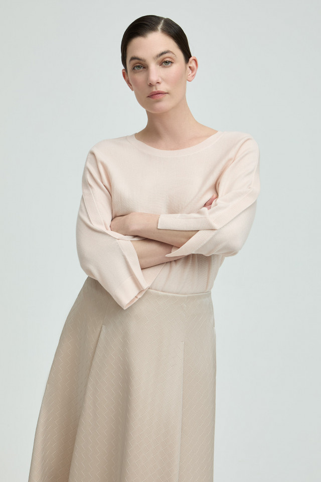 Lässiger Pullover aus feiner Merinowolle 