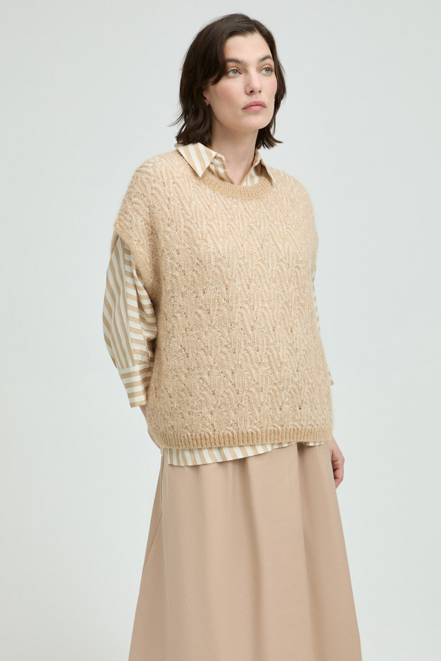 Alpaca wool sleeveless top 