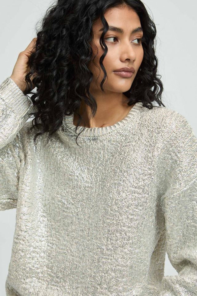 Pullover with glossy coating 