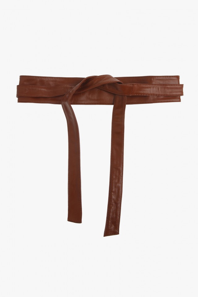 Leather belt in brown