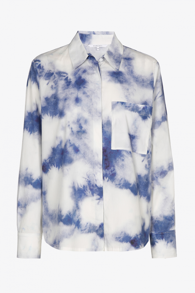 Blau-weiße Bluse mit Tie-Dye-Muster