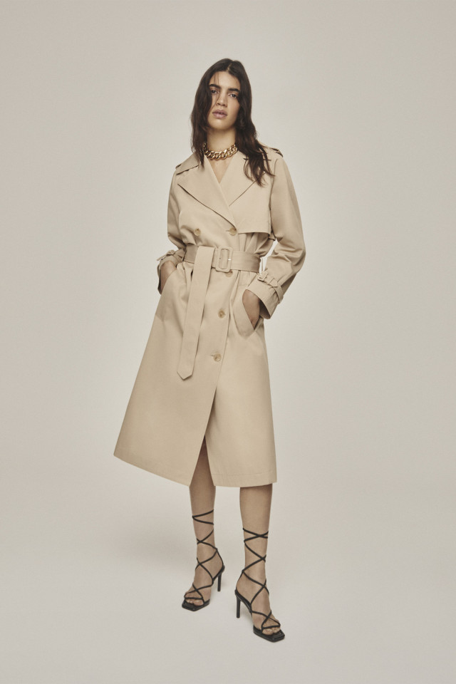 Beige trenchcoat 
