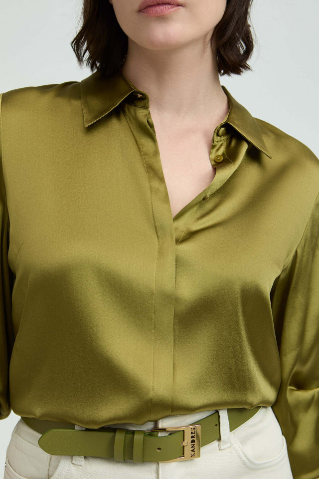Classic shirt blouse in silk