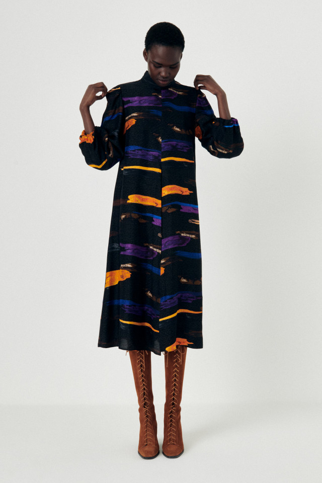 Robe longue à rayures colorées