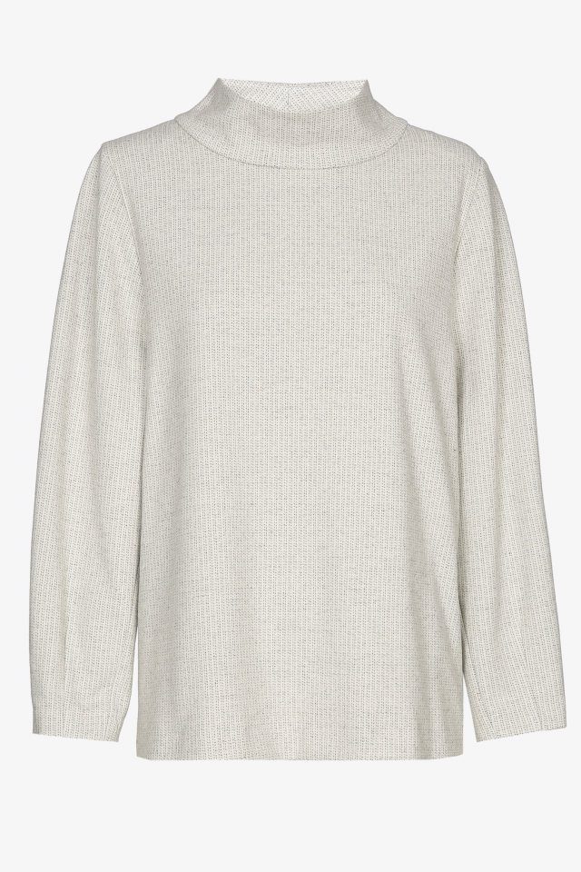 Winter jumper with stand-up boat neck