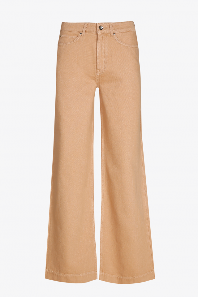 Trousers with wide legs