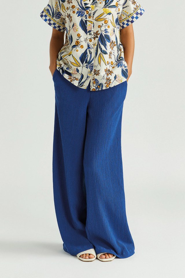 Pantalon droit en tissu fripé