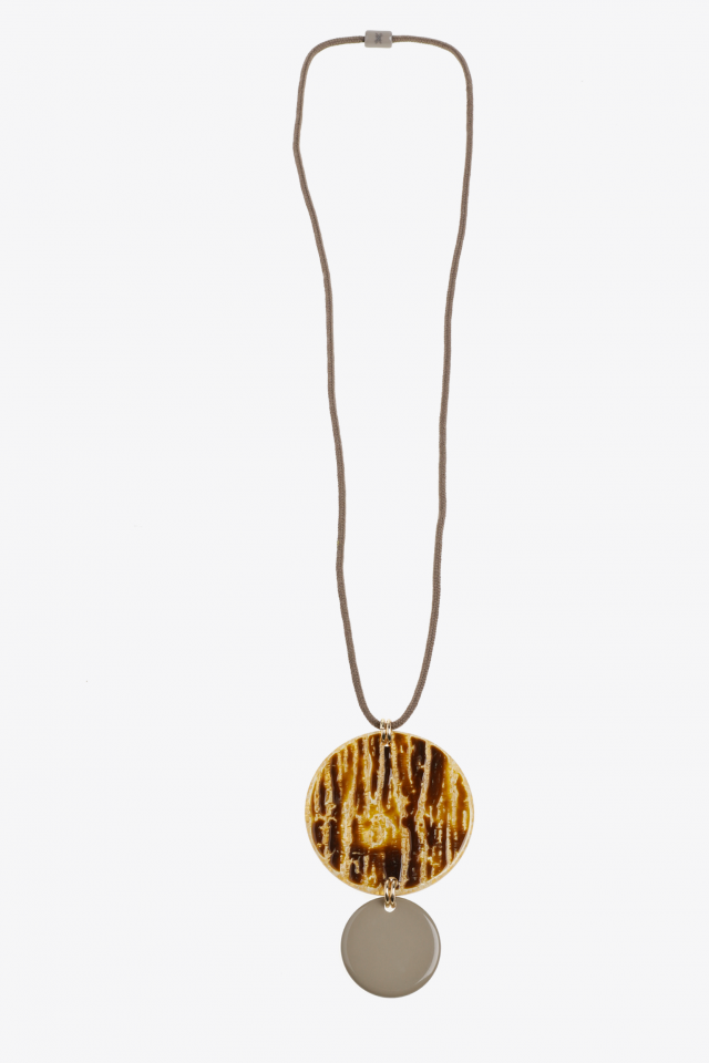 Collier avec pendentif original