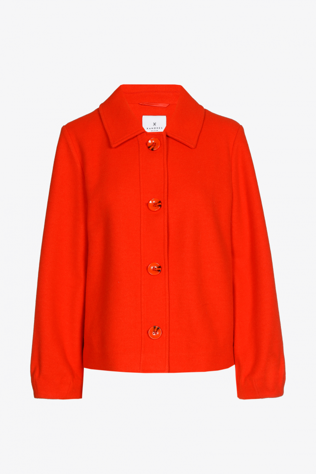 Kurze Jacke mit Knöpfen