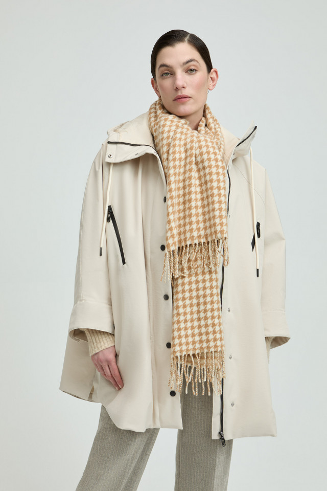 Scarf with fringes