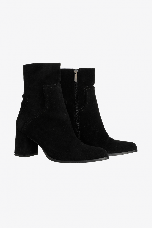 Wildleder-Stiefeletten mit Absatz