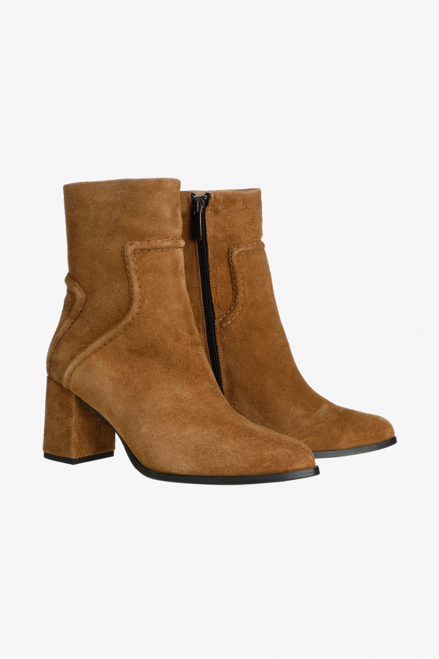 Wildleder-Stiefeletten mit Absatz