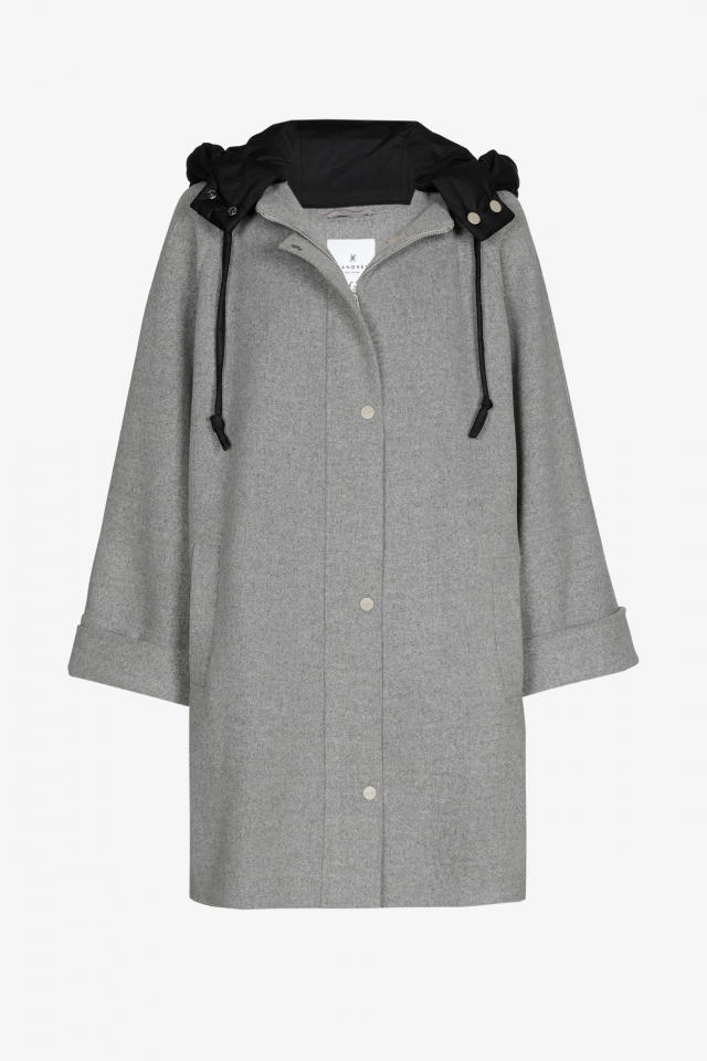 Mid-length coat 