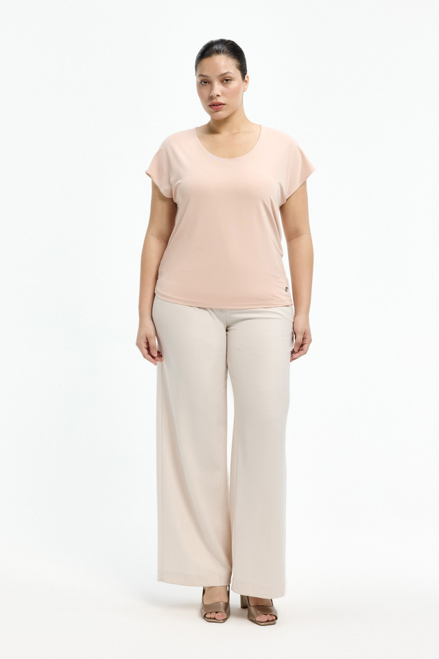 Elegant wide-leg trousers