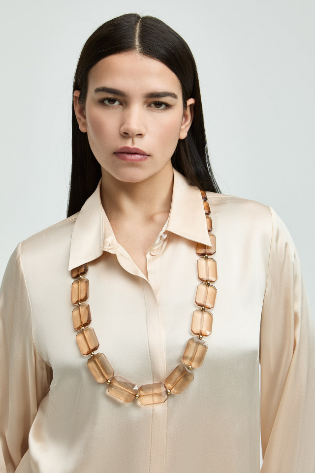 Long collier avec pierres