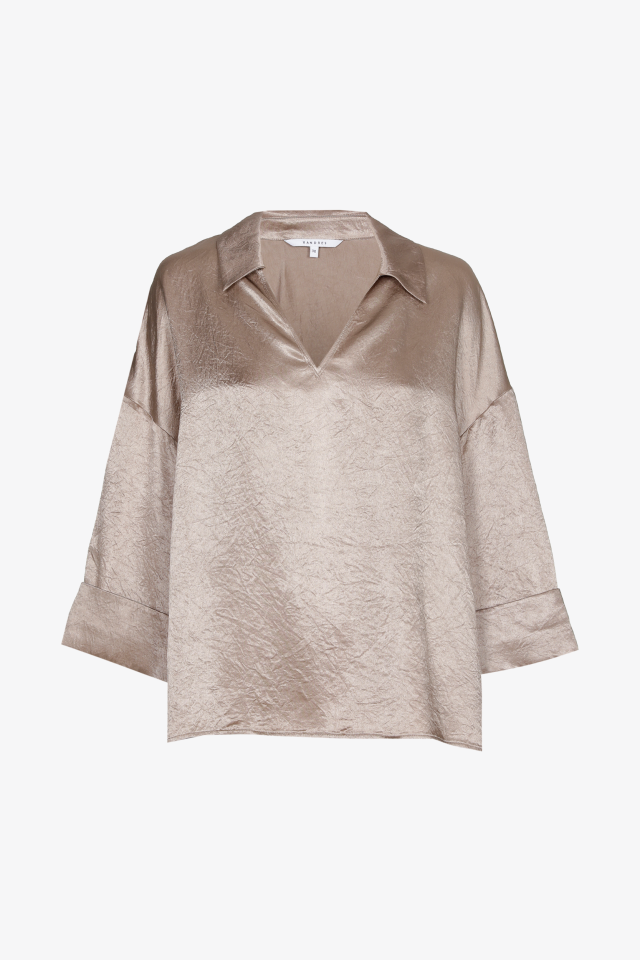 Blouse with sophisticated pleats