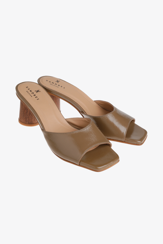 Slipper mit rundem Absatz