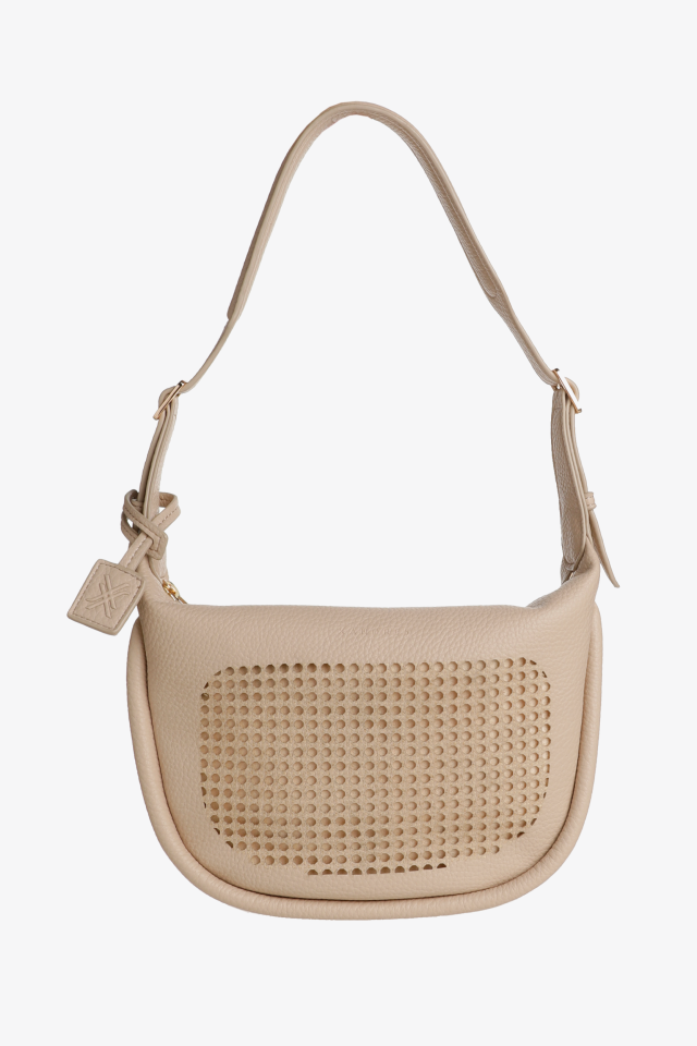 Sac à bandoulière avec perforation en rotin