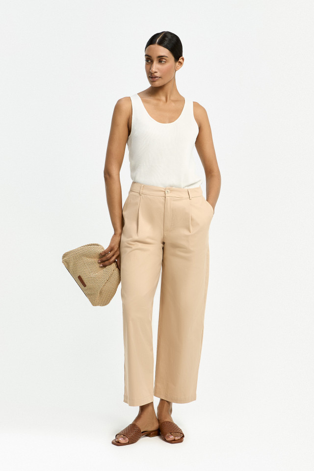 Raffia crochet clutch