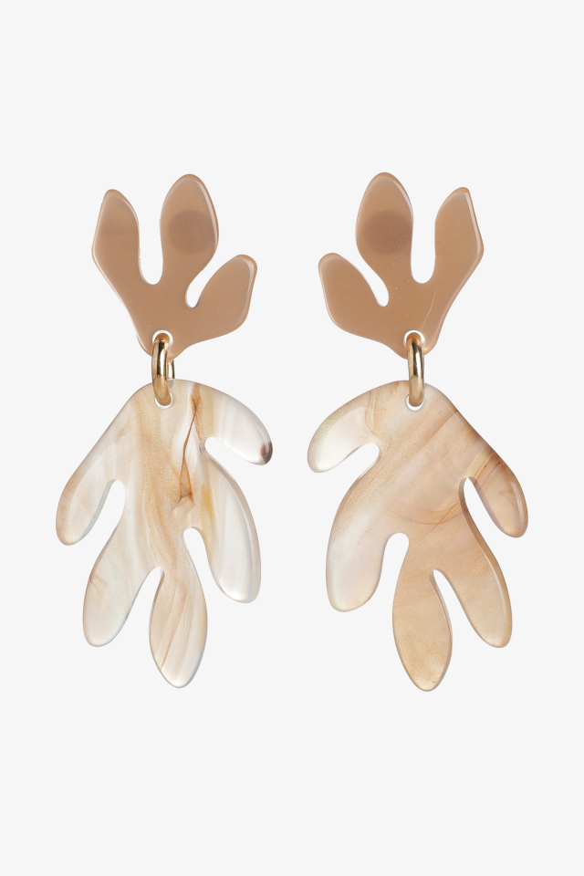 Ohrringe mit Korallen-Anhängern