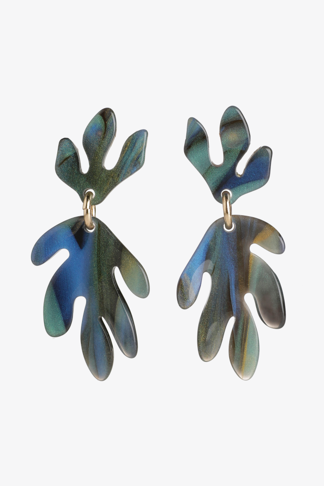 Ohrringe mit Korallen-Anhängern