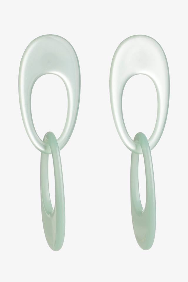 Ohrringe mit ovalen Anhängern