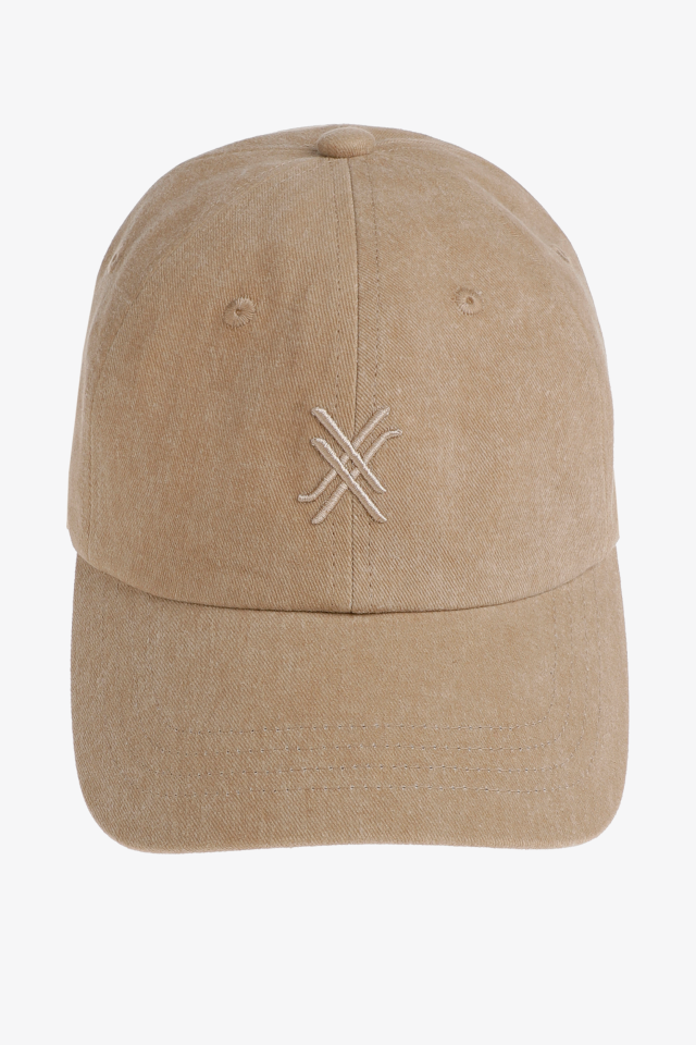 Cap mit X-Detail