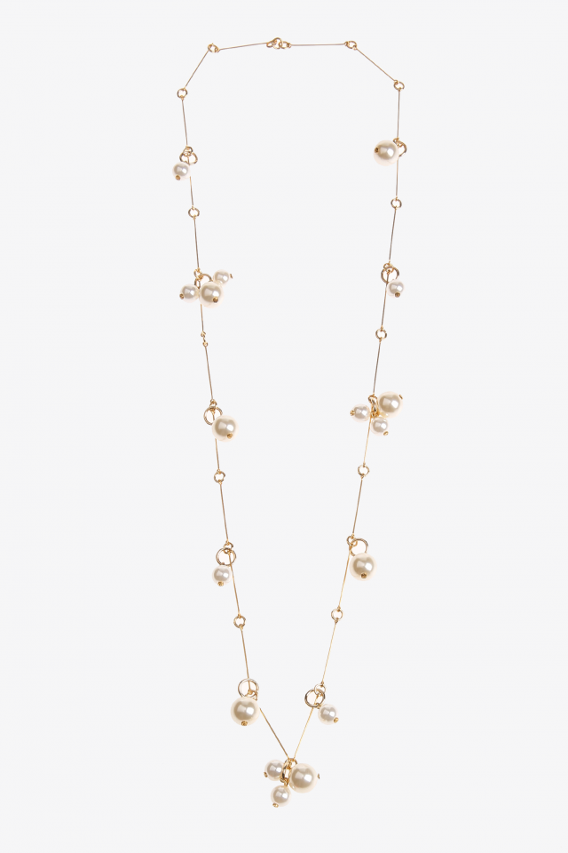 Long necklace with pearls