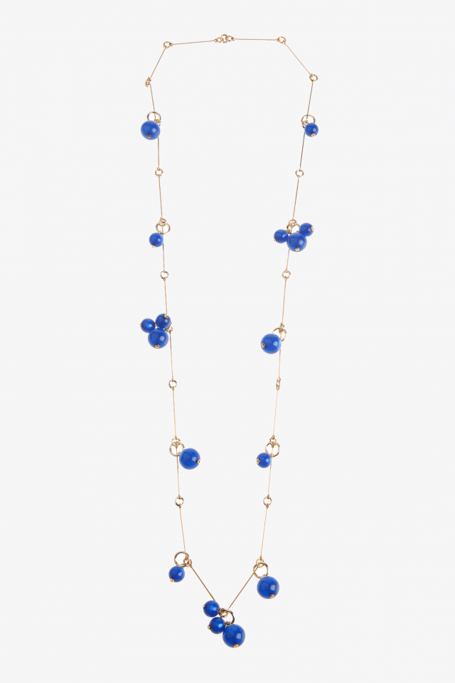 Long pearl necklace