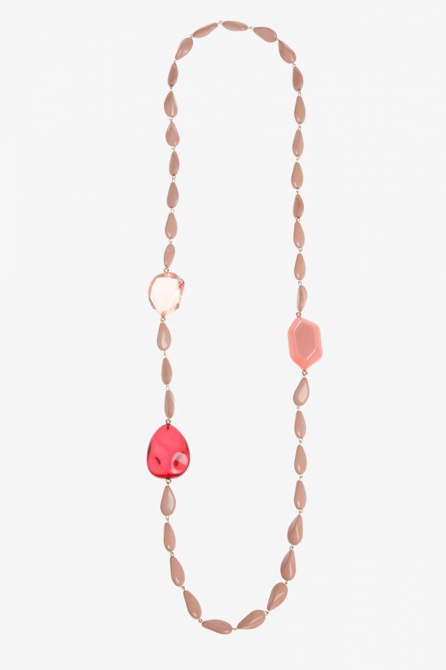 Elegant necklace with stones