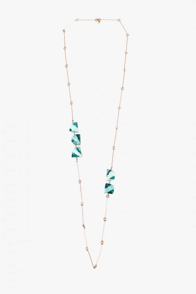 Long collier avec pierres