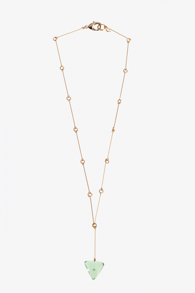 Collier avec pendentif triangulaire