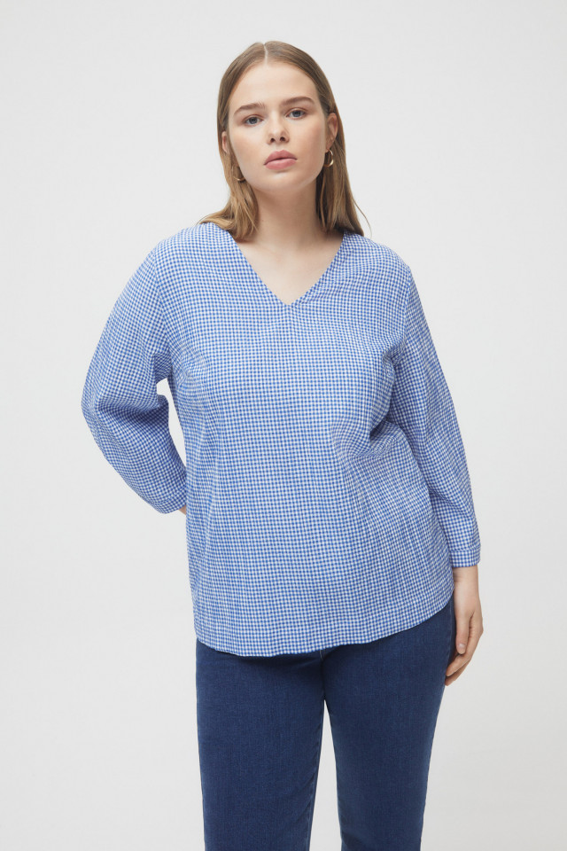 Blouse with white and blue Vichy checks and V-neck