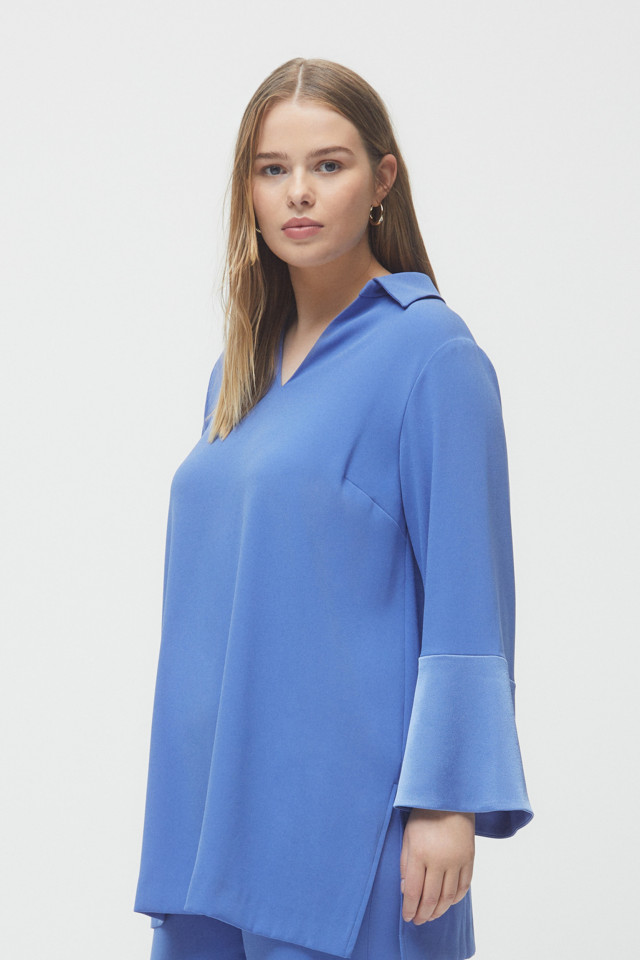 Blauwe blouse met satijnglans