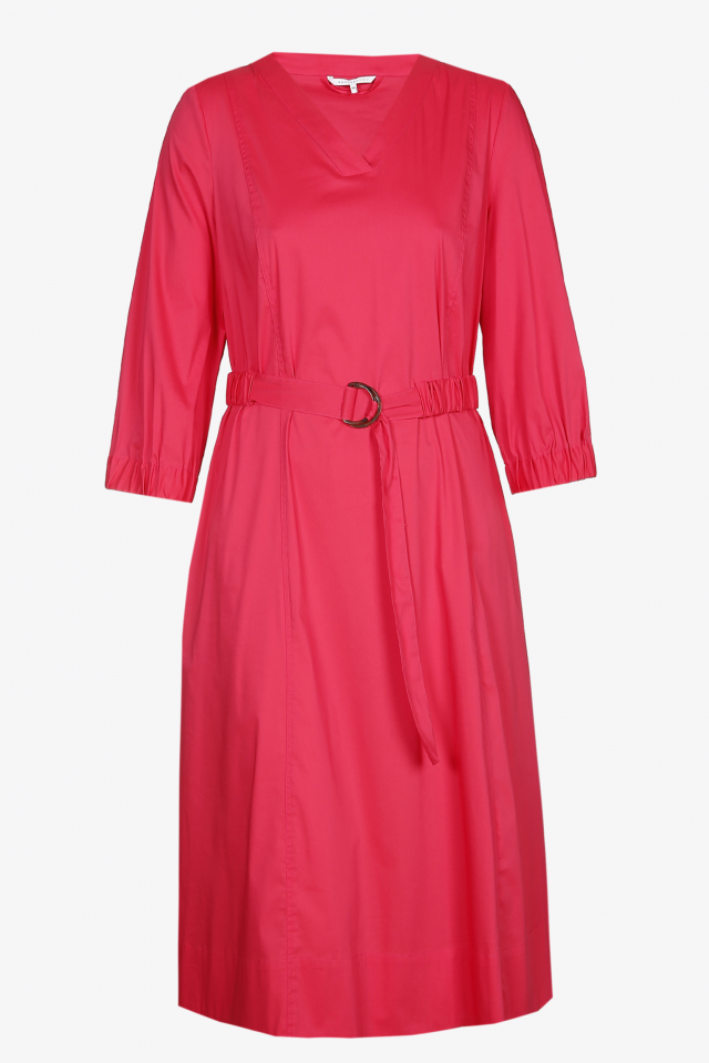 Roze jurk met v-hals en tailleriem