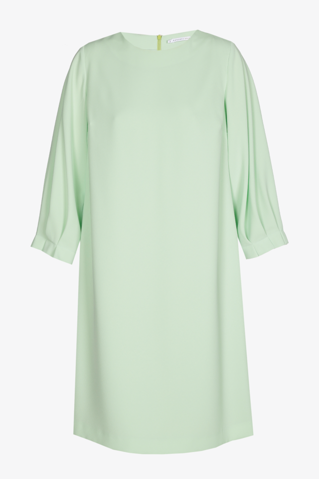 Robe à plis élégants