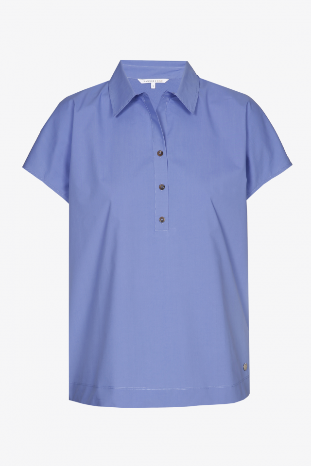 Lavender-coloured polo shirt with buttons